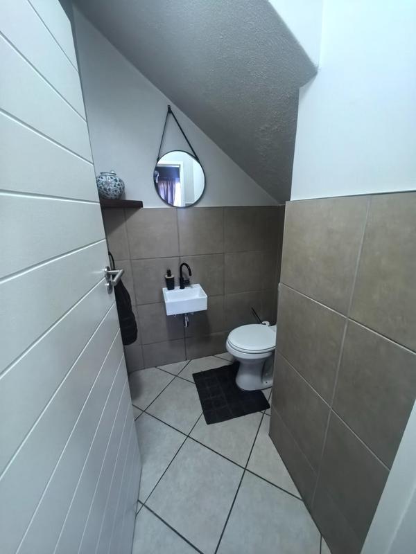 3 Bedroom Property for Sale in Monavoni Gauteng