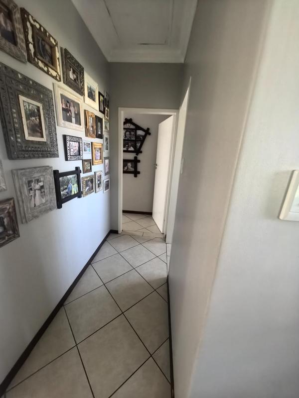 3 Bedroom Property for Sale in Monavoni Gauteng
