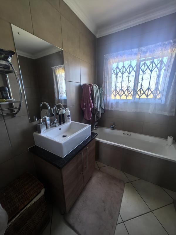 3 Bedroom Property for Sale in Monavoni Gauteng