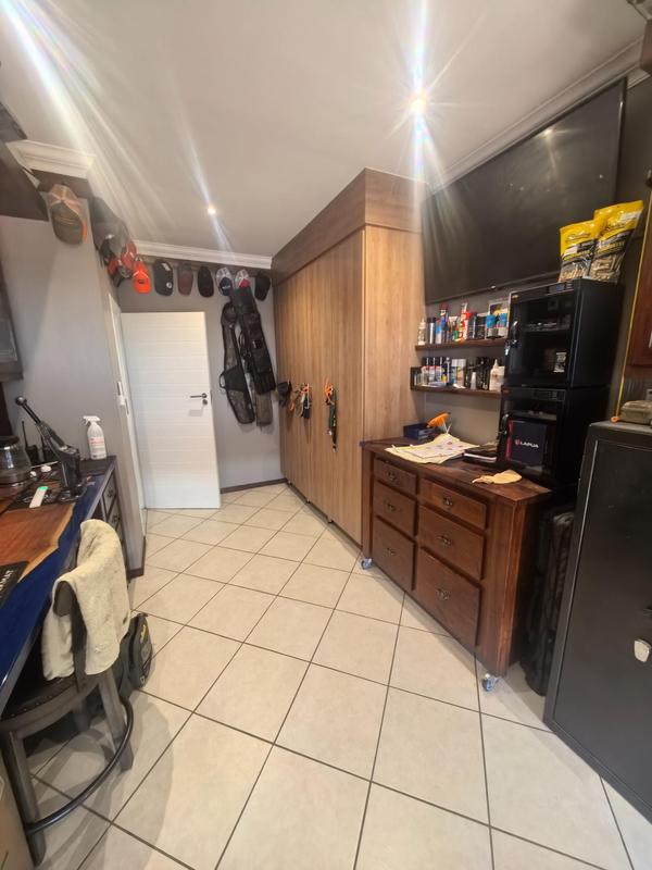 3 Bedroom Property for Sale in Monavoni Gauteng