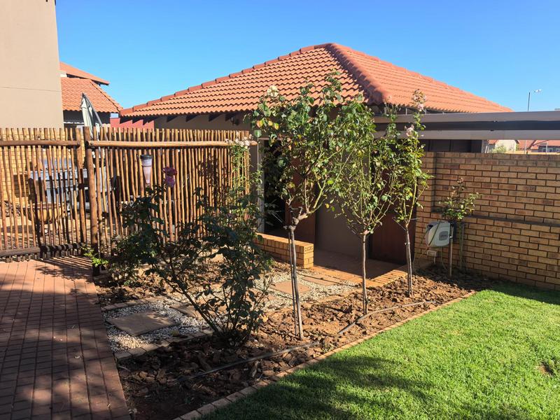 3 Bedroom Property for Sale in Monavoni Gauteng