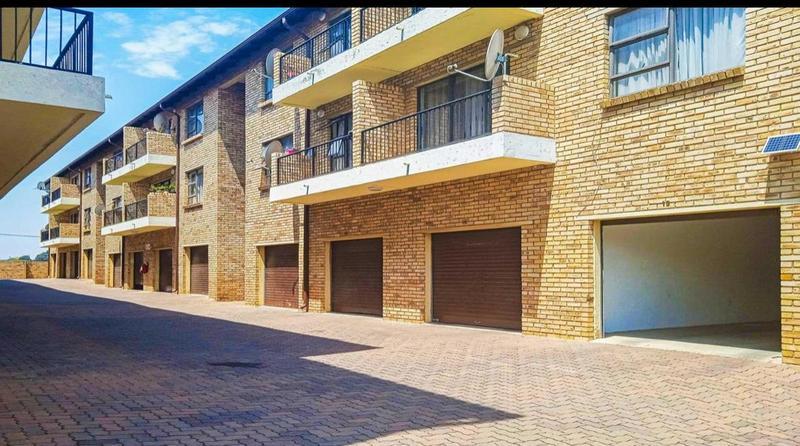 2 Bedroom Property for Sale in Florida Park Gauteng