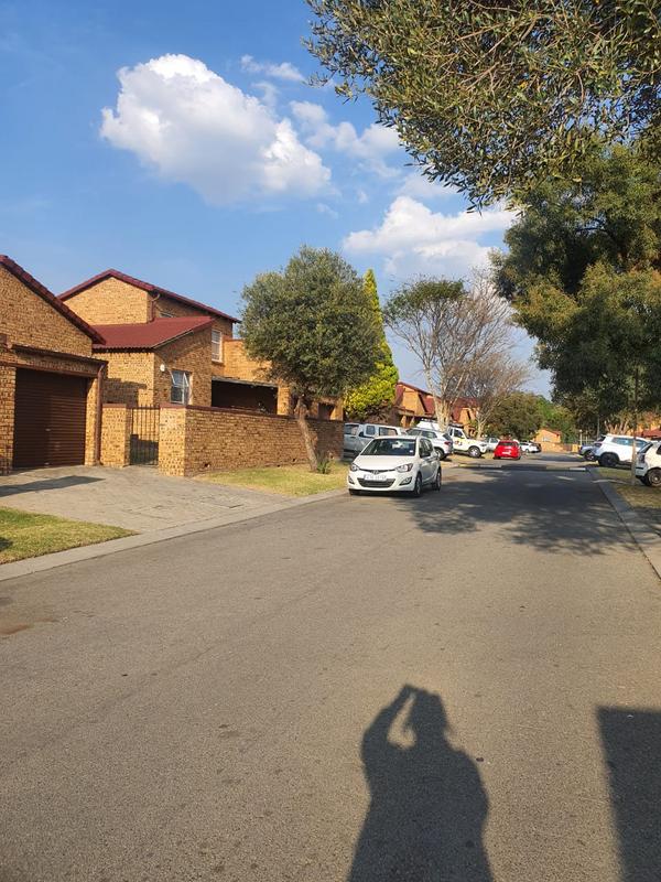 2 Bedroom Property for Sale in Honeypark Gauteng