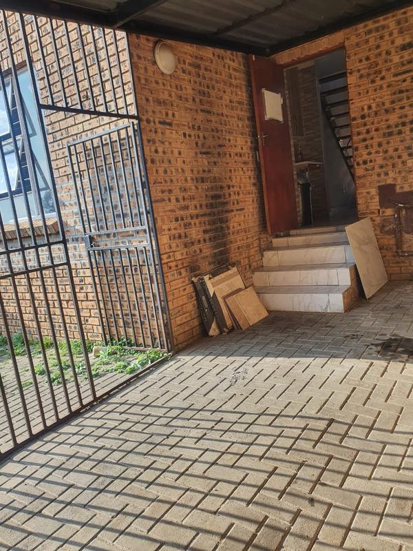 2 Bedroom Property for Sale in Honeypark Gauteng