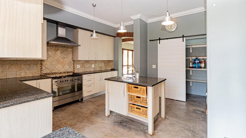 5 Bedroom Property for Sale in Irene Glen Estate Gauteng