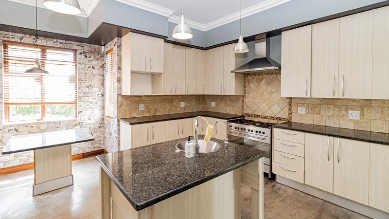 5 Bedroom Property for Sale in Irene Glen Estate Gauteng