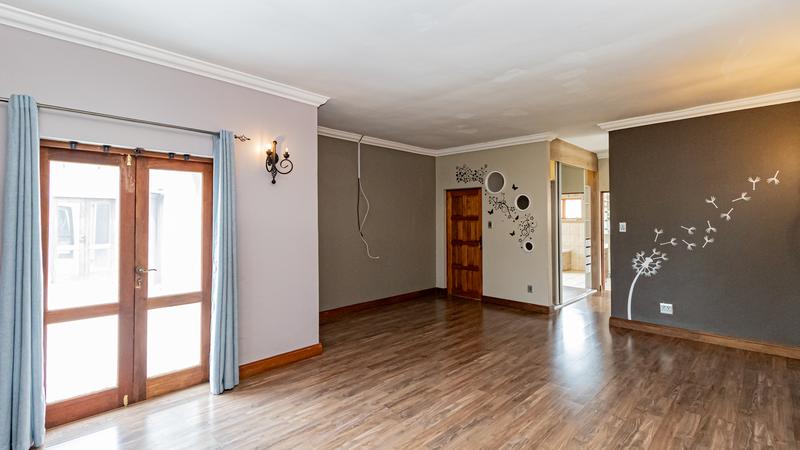 5 Bedroom Property for Sale in Irene Glen Estate Gauteng