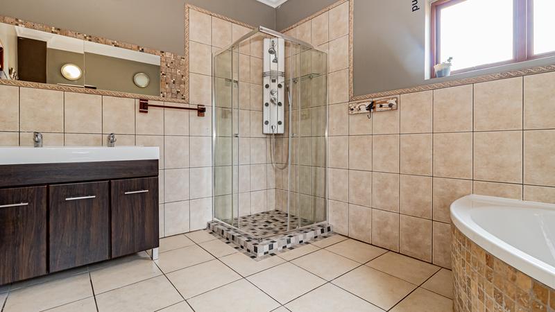 5 Bedroom Property for Sale in Irene Glen Estate Gauteng