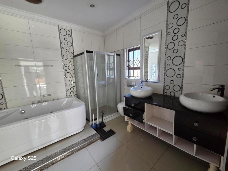 To Let 4 Bedroom Property for Rent in Moreleta Park Gauteng