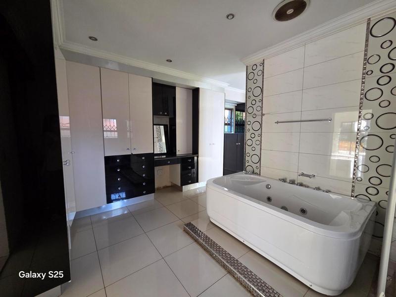 To Let 4 Bedroom Property for Rent in Moreleta Park Gauteng