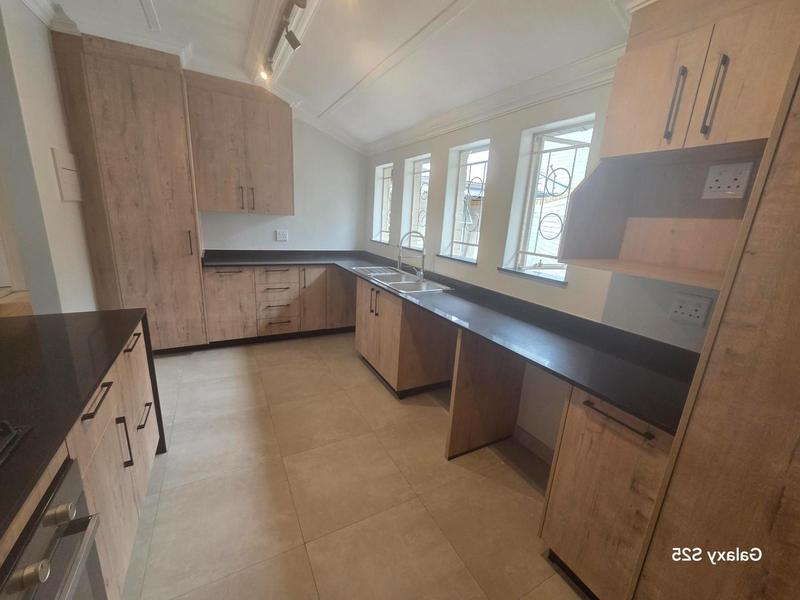 To Let 3 Bedroom Property for Rent in Nieuw Muckleneuk Gauteng