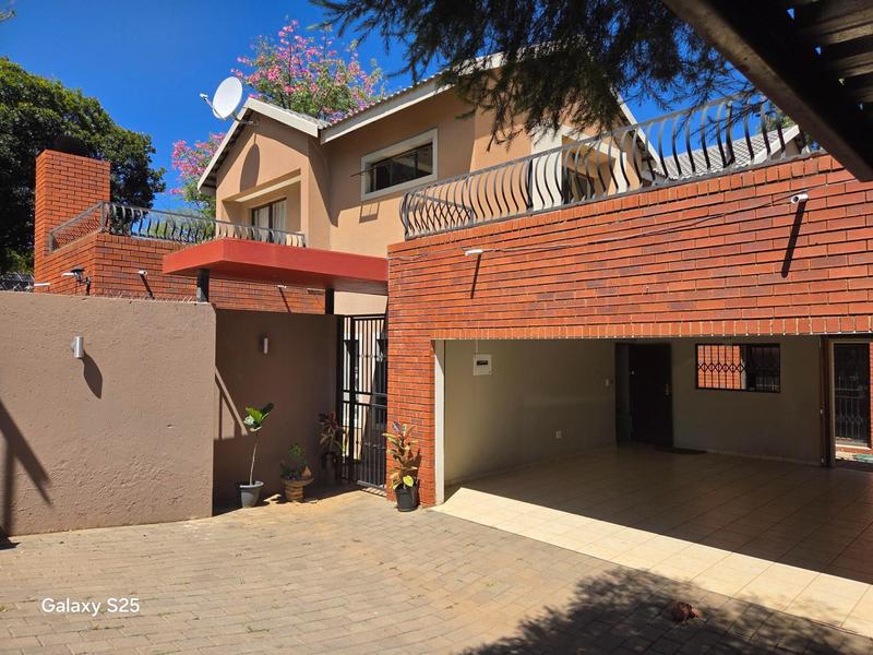 To Let 4 Bedroom Property for Rent in Waterkloof Ridge Gauteng