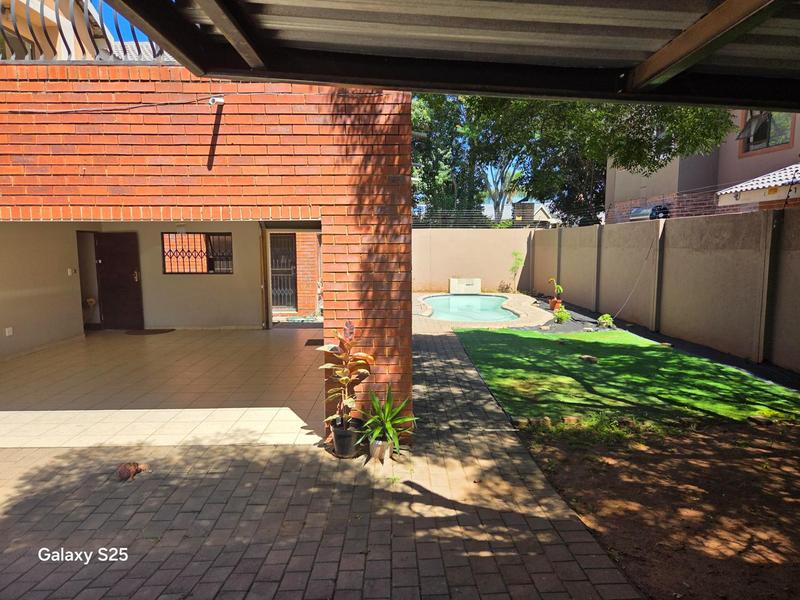 To Let 4 Bedroom Property for Rent in Waterkloof Ridge Gauteng
