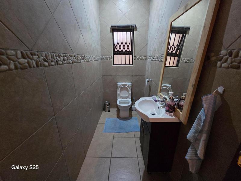 To Let 4 Bedroom Property for Rent in Waterkloof Ridge Gauteng