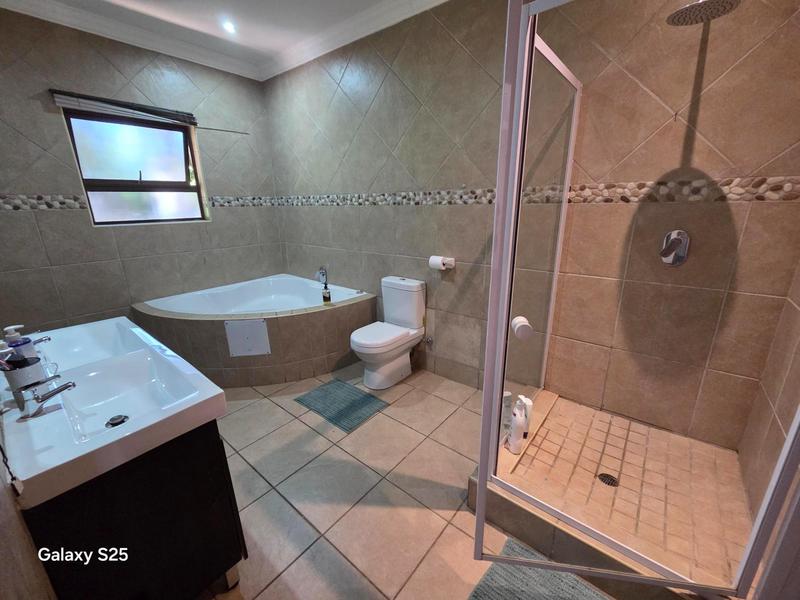 To Let 4 Bedroom Property for Rent in Waterkloof Ridge Gauteng