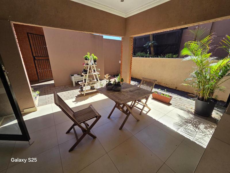 To Let 4 Bedroom Property for Rent in Waterkloof Ridge Gauteng