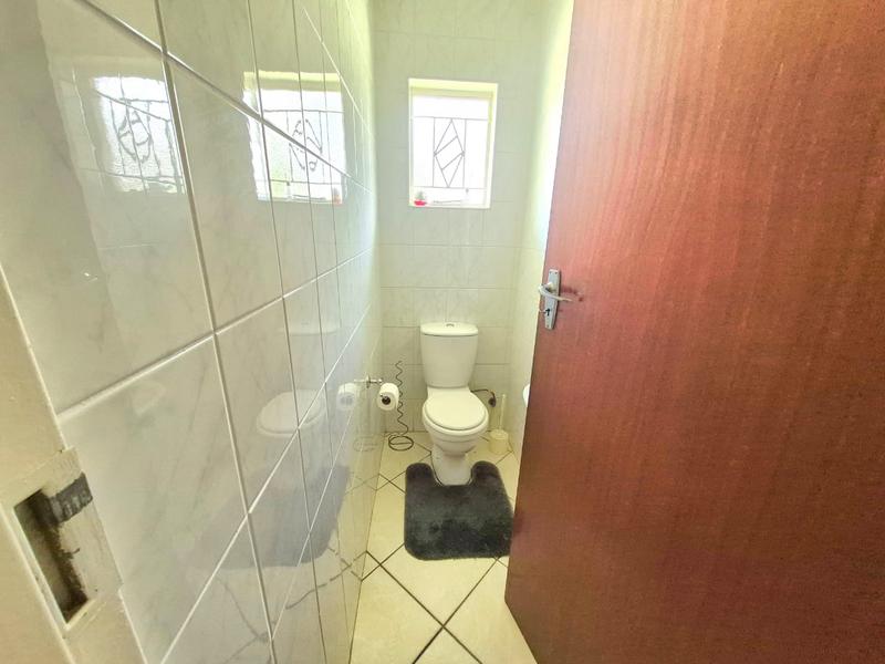 5 Bedroom Property for Sale in Lyttelton Gauteng