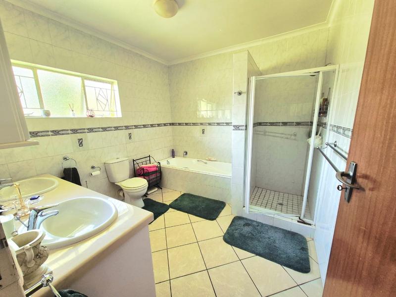 5 Bedroom Property for Sale in Lyttelton Gauteng