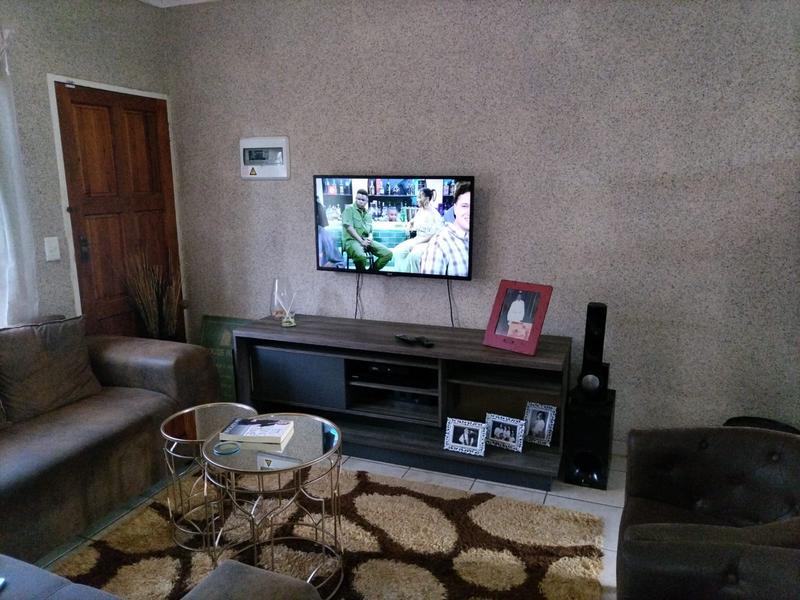 2 Bedroom Property for Sale in The Orchards Gauteng