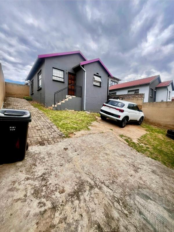 2 Bedroom Property for Sale in Fleurhof Gauteng