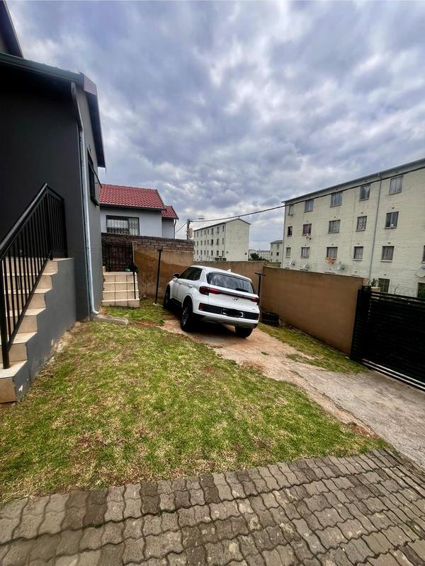 2 Bedroom Property for Sale in Fleurhof Gauteng