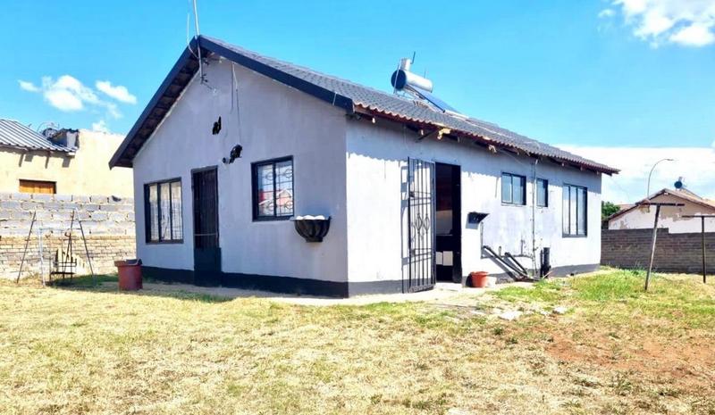 2 Bedroom Property for Sale in Lenasia South Gauteng