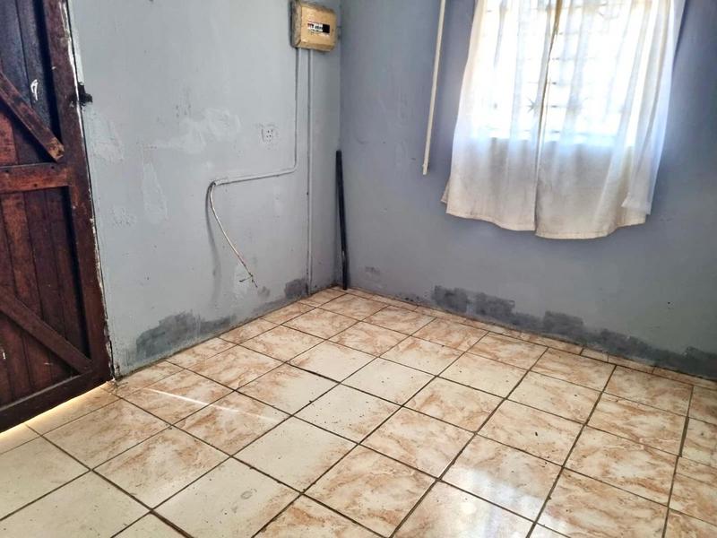 2 Bedroom Property for Sale in Lenasia South Gauteng