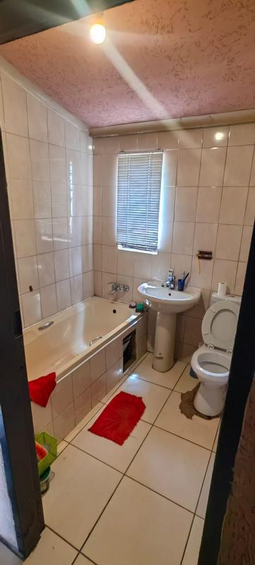 To Let 2 Bedroom Property for Rent in Meadowlands Gauteng