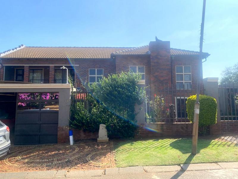 5 Bedroom Property for Sale in Eldorado Park Gauteng