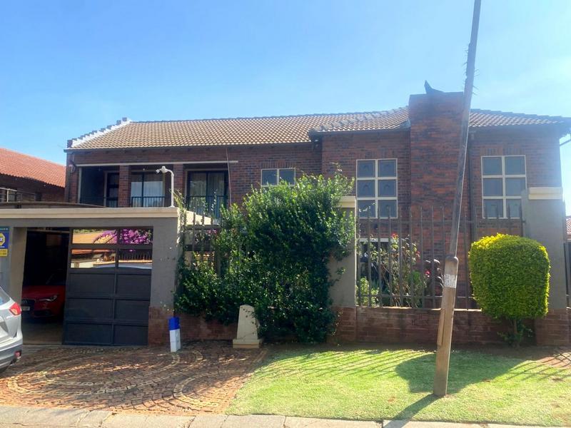 5 Bedroom Property for Sale in Eldorado Park Gauteng