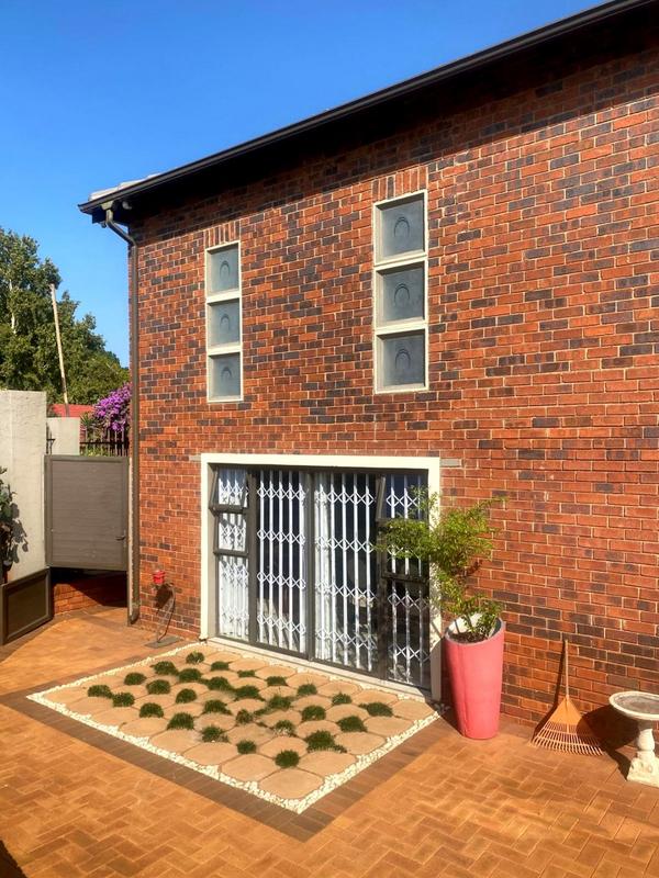 5 Bedroom Property for Sale in Eldorado Park Gauteng