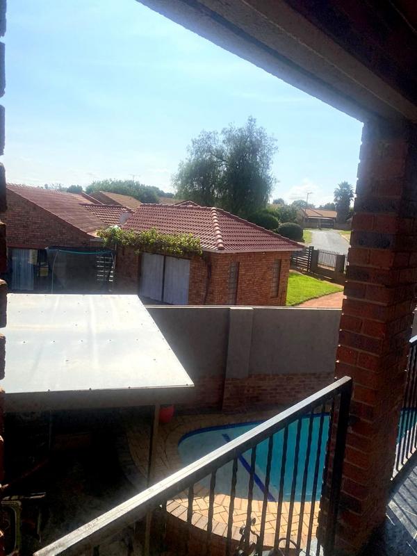 5 Bedroom Property for Sale in Eldorado Park Gauteng