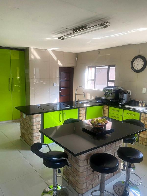 5 Bedroom Property for Sale in Eldorado Park Gauteng