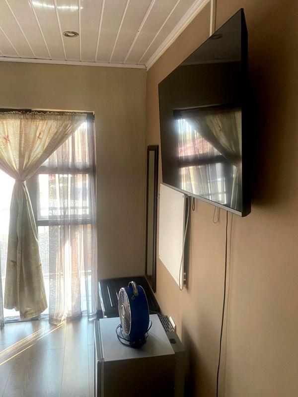 5 Bedroom Property for Sale in Eldorado Park Gauteng