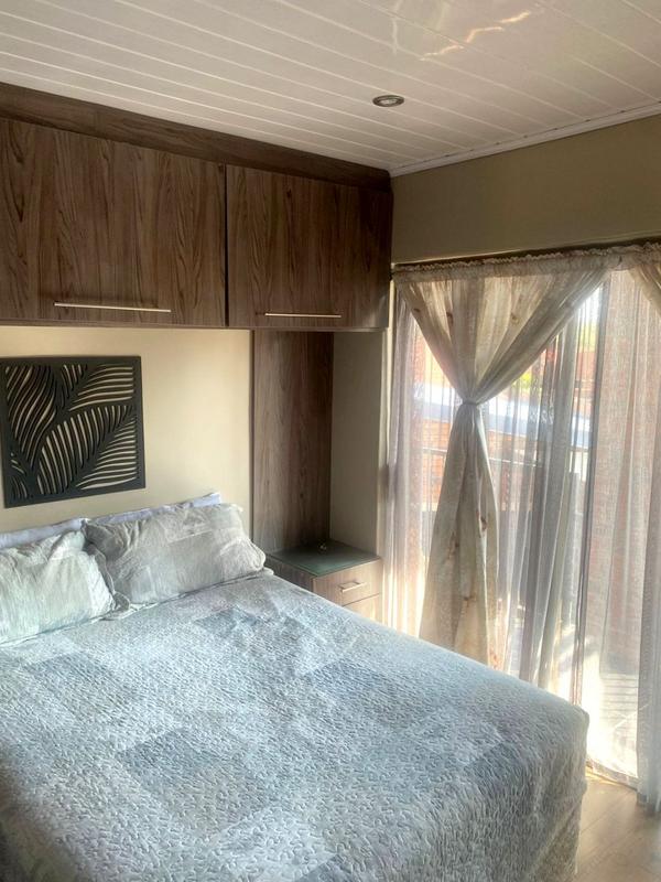 5 Bedroom Property for Sale in Eldorado Park Gauteng