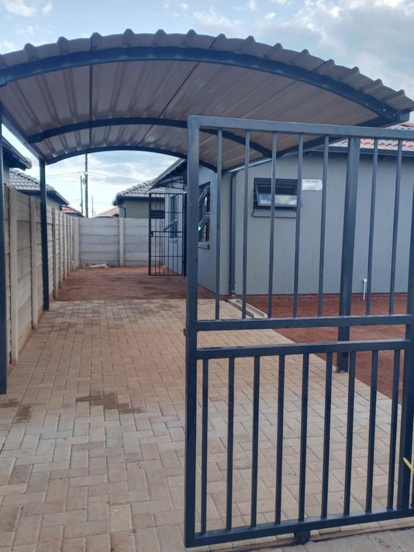 2 Bedroom Property for Sale in Protea Glen Gauteng
