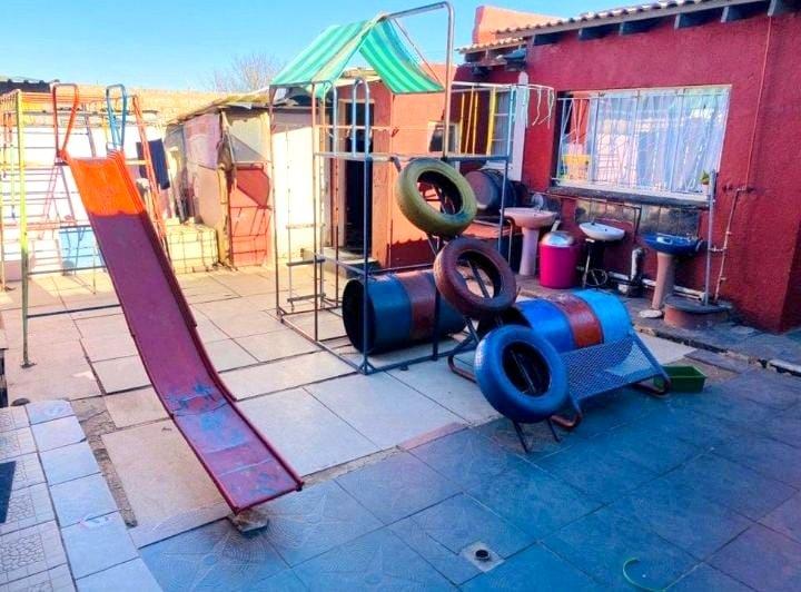 2 Bedroom Property for Sale in Toekomsrus Gauteng