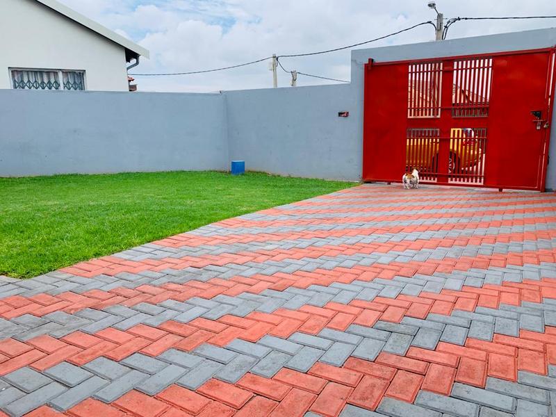 To Let 3 Bedroom Property for Rent in Fleurhof Gauteng