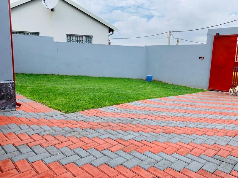 To Let 3 Bedroom Property for Rent in Fleurhof Gauteng