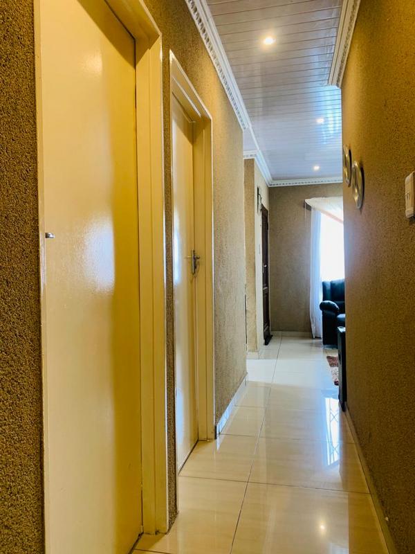 To Let 3 Bedroom Property for Rent in Fleurhof Gauteng