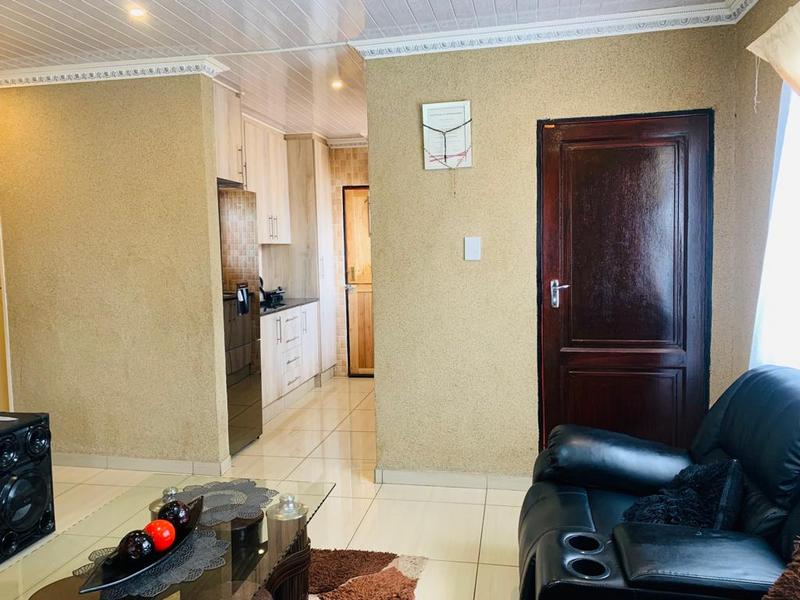 To Let 3 Bedroom Property for Rent in Fleurhof Gauteng