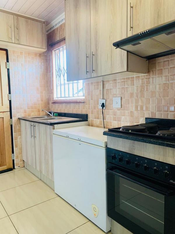 To Let 3 Bedroom Property for Rent in Fleurhof Gauteng