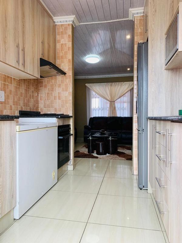 To Let 3 Bedroom Property for Rent in Fleurhof Gauteng