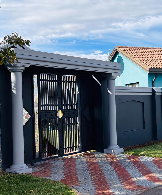 To Let 3 Bedroom Property for Rent in Fleurhof Gauteng
