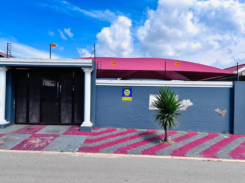 To Let 2 Bedroom Property for Rent in Fleurhof Gauteng