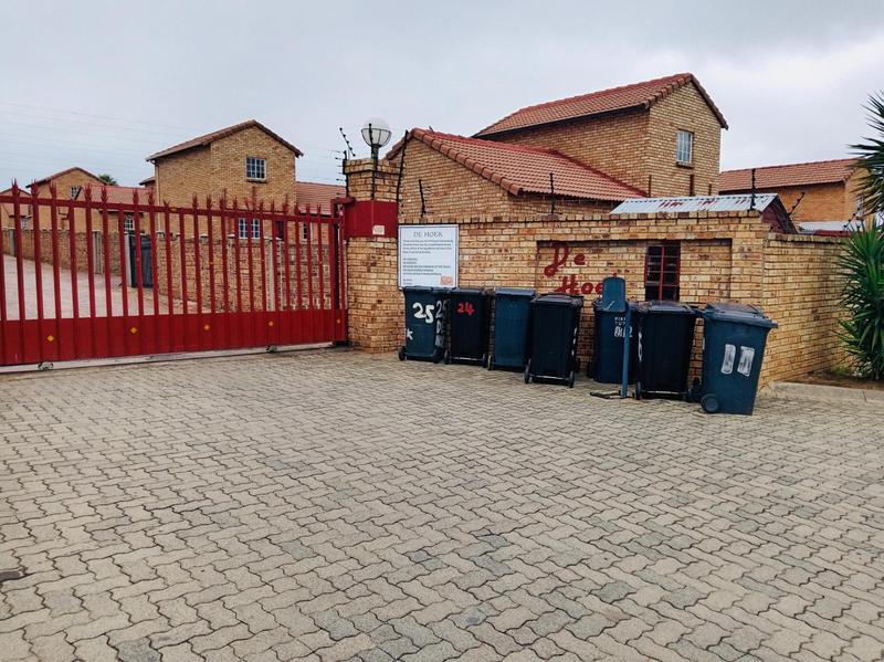 3 Bedroom Property for Sale in Groblerpark Gauteng