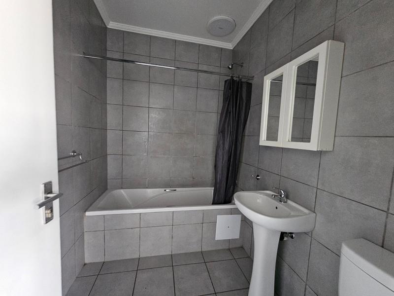 2 Bedroom Property for Sale in Florida Gauteng