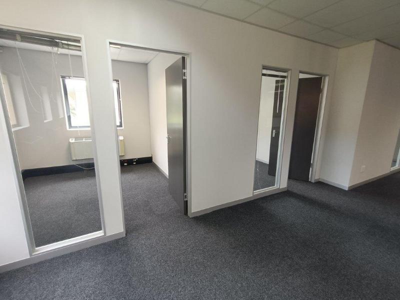 To Let commercial Property for Rent in Strubensvallei Gauteng