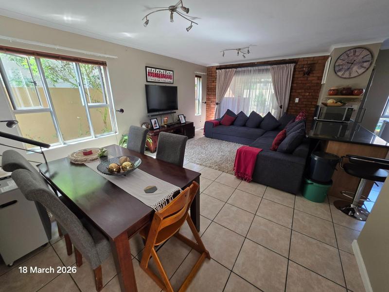 To Let 2 Bedroom Property for Rent in Beverley Gauteng