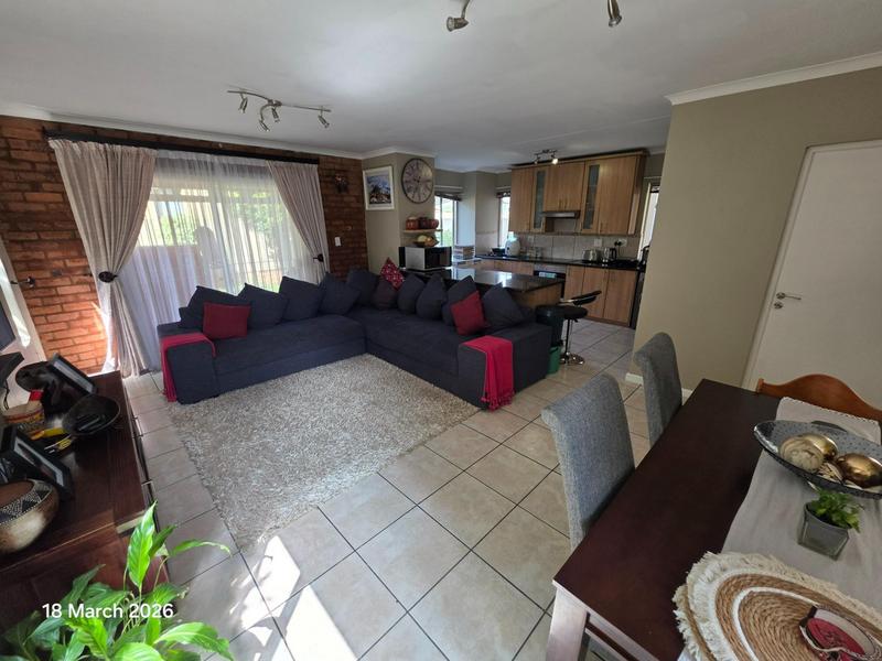 To Let 2 Bedroom Property for Rent in Beverley Gauteng